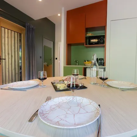 Hotel - De Lemptegy Saint-Ours (Puy-de-Dome)