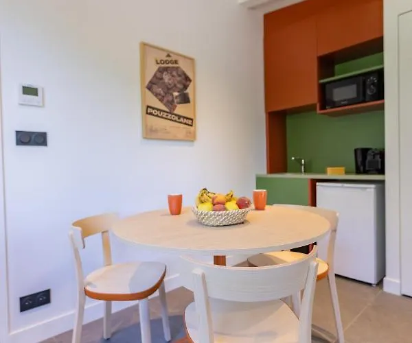 Hotell - De Lemptegy Saint-Ours (Puy-de-Dome)