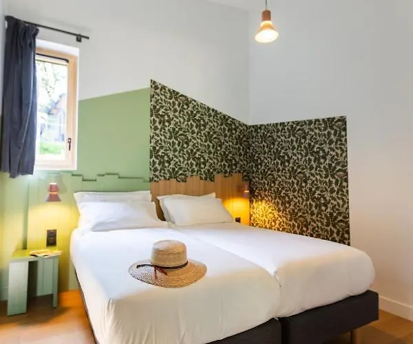 - De Lemptegy Hotell