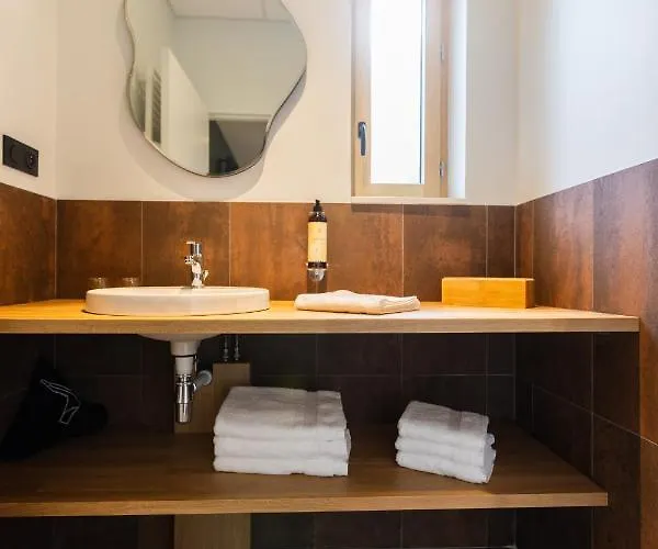 - De Lemptegy 3* Saint-Ours (Puy-de-Dome)