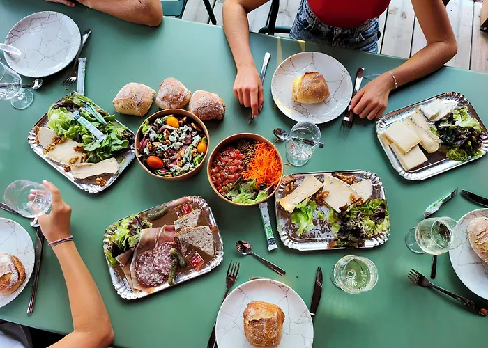 - De Lemptegy 호텔 생-투르